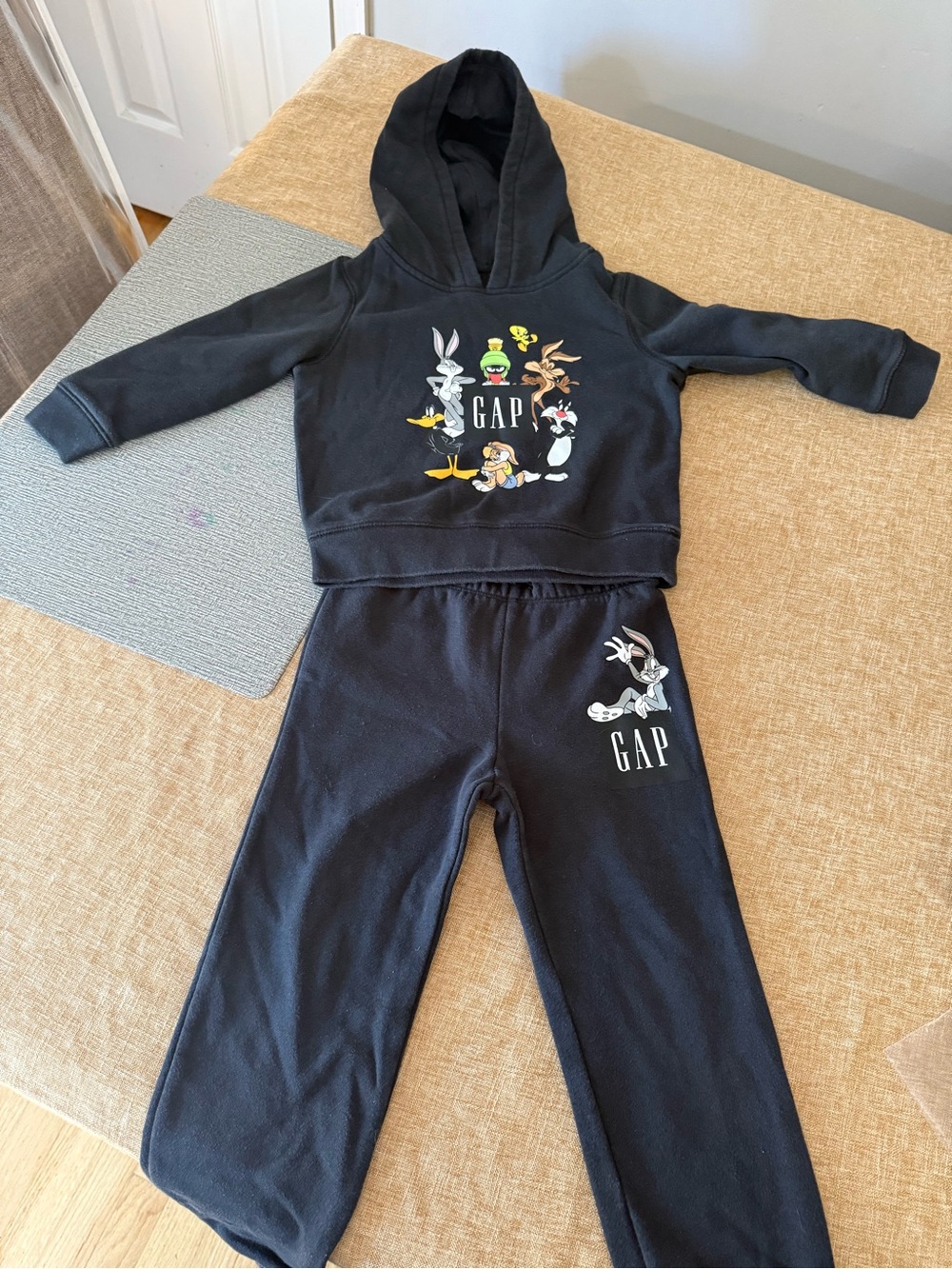 GAP Black Kids Hoodie and Sweatpants with Looney Tunes Graphic